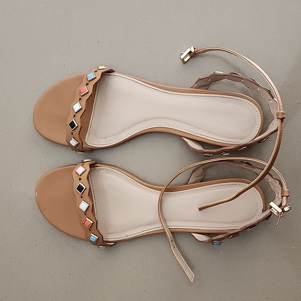 Cognac sandals with colorful beads